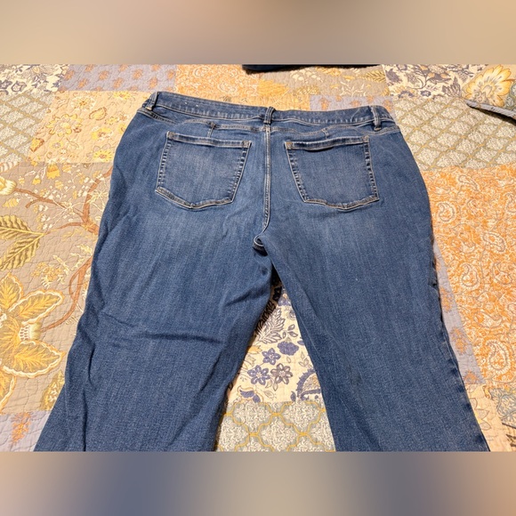 👖 Signature Fit Skinny Jeans w/ Front Seaming 👖 - Picture 7 of 15